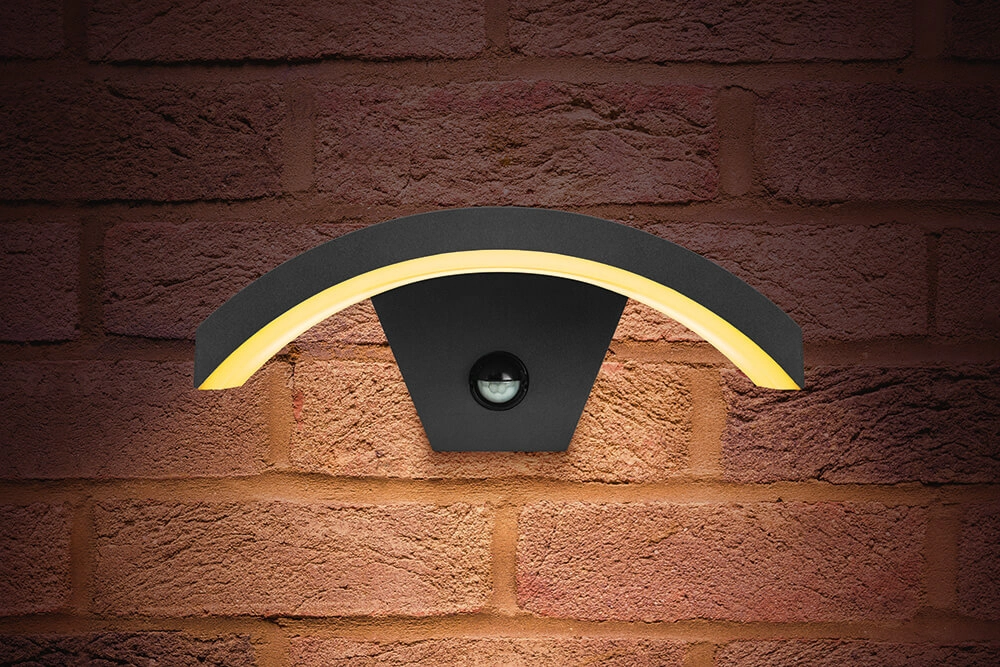 Design buitenlamp Curve PIR met bewegingssensor Lyora 5055788232629