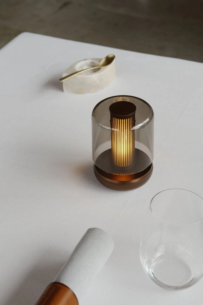 Oplaadbare tafellamp Firefly gold smoked Humble 6097522568556