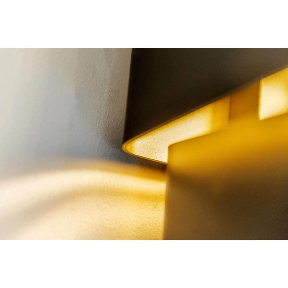 Design wandlamp Layers zwart met gouden binnenkant Artdelight 8720701101500