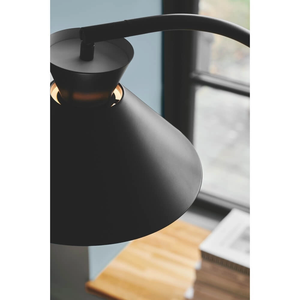 Strakke vloerlamp Dial zwart Nordlux 5704924013768