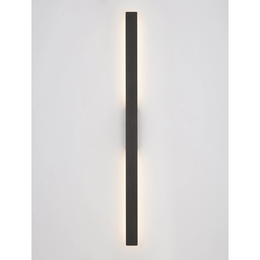 Strakke wandlamp Aneth zwart 104cm Lyora 5212017447302
