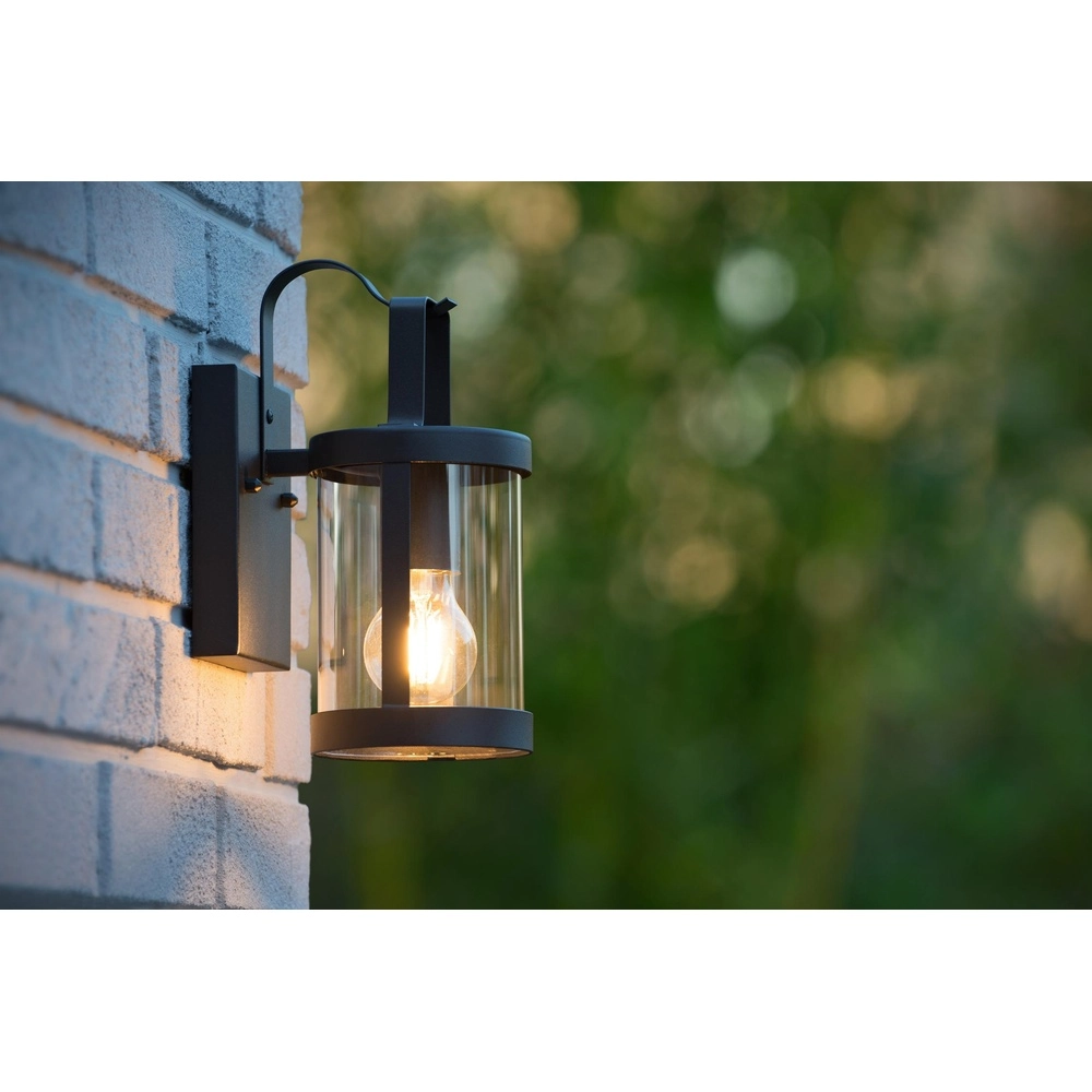 Zwarte wandlamp Lindelo IP23 Lucide 5411212290366