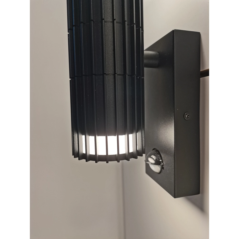 Wandlamp Detroit zwart met sensor Searchlight 5053423300061