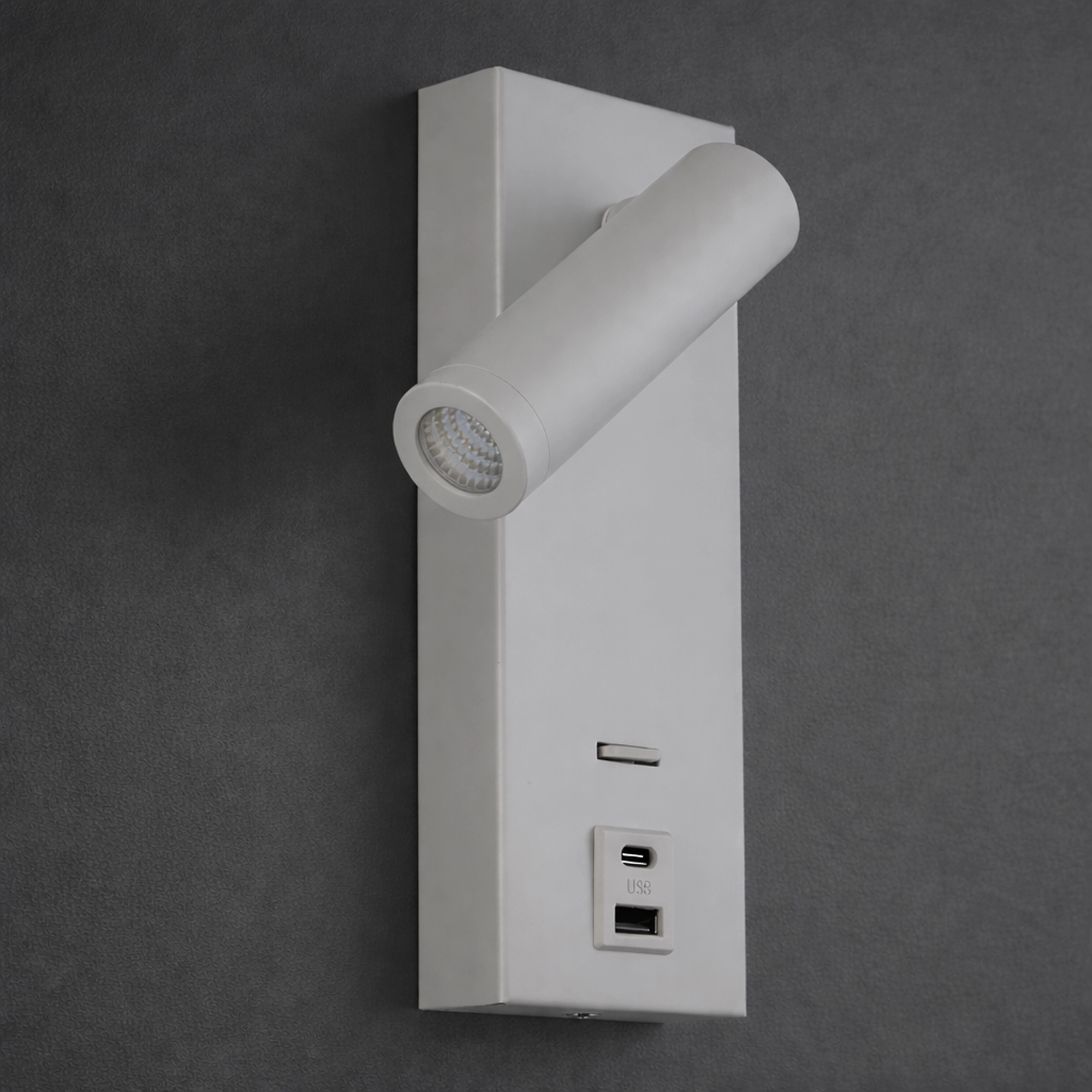 Wit bedlampje Marlow met USB Lyora 5053423275864