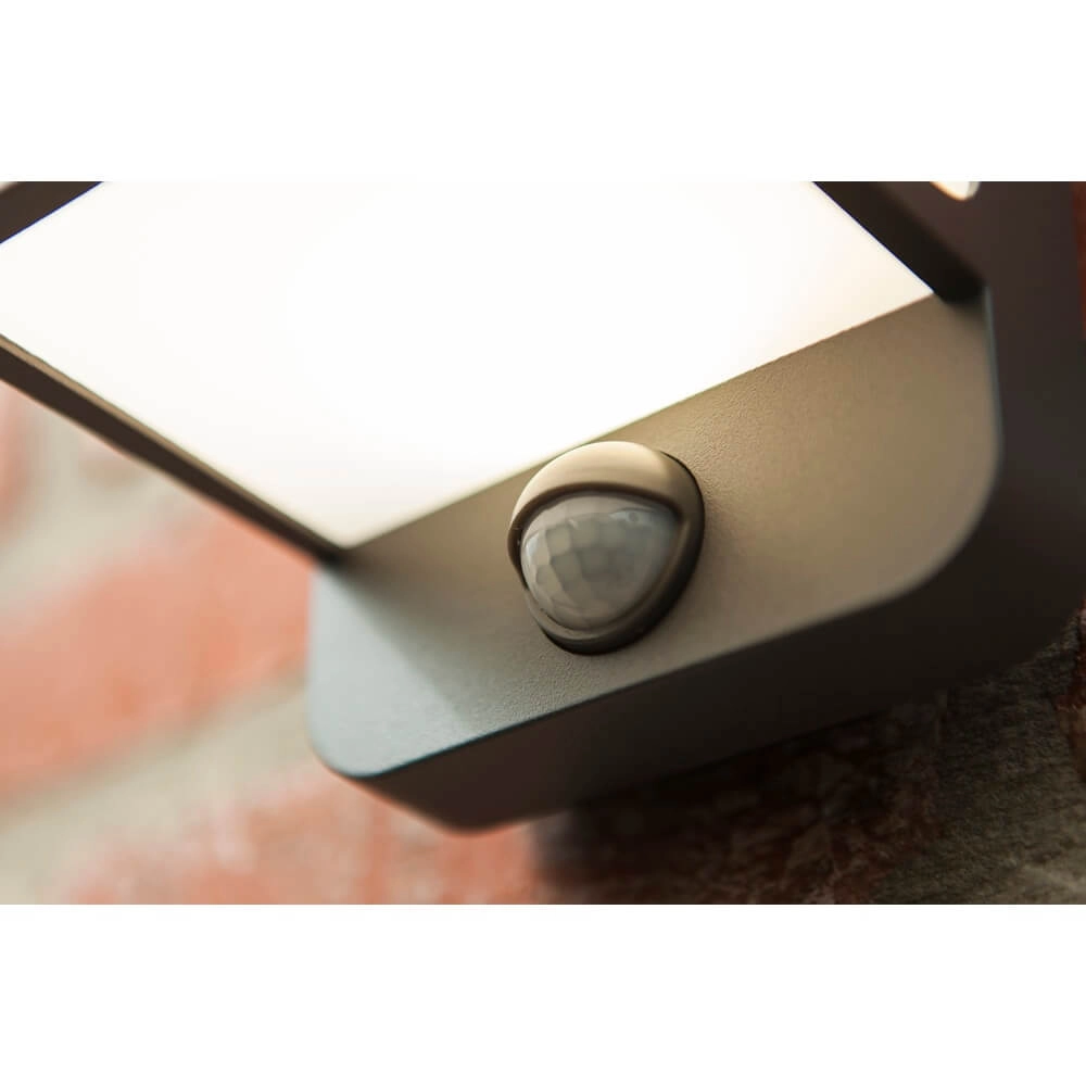 Kubus buitenlamp Doblo met sensor Lutec 6939412016771