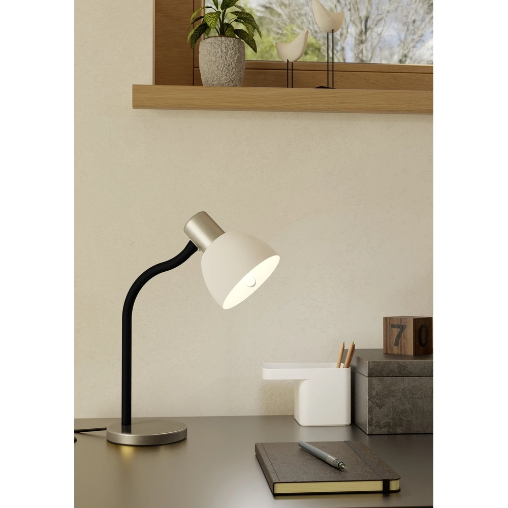 Strakke bureaulamp Macere RVS Eglo 9008606304325