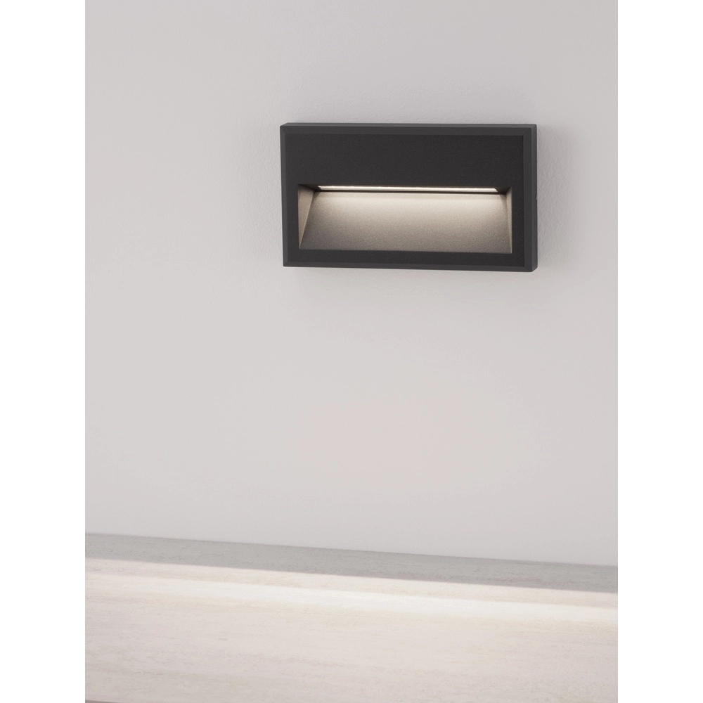 Strakke wandlamp Rio antraciet