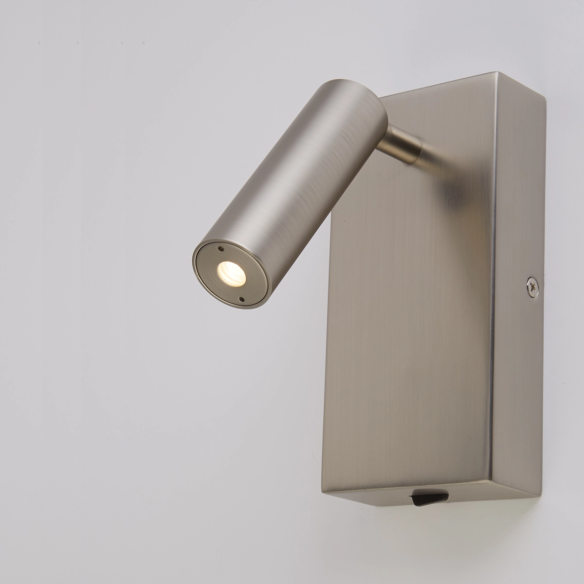 Bedlampje Victoria nikkel met schakelaar