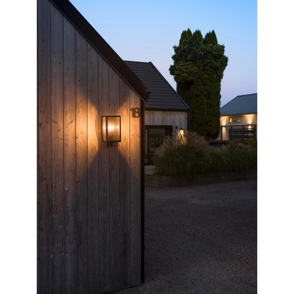 Wandlamp Carpi zwart met ribbel glas en sensor KonstSmide 7318300030478