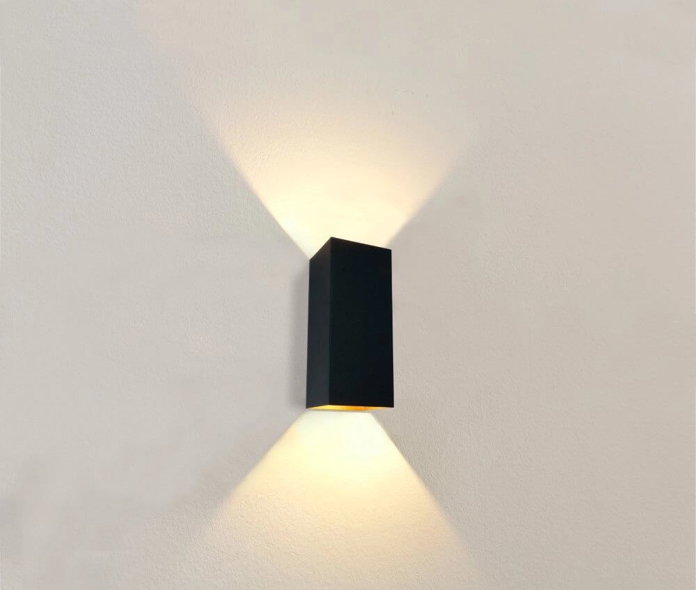 Strakke wandlamp Dante XL zwart met goud