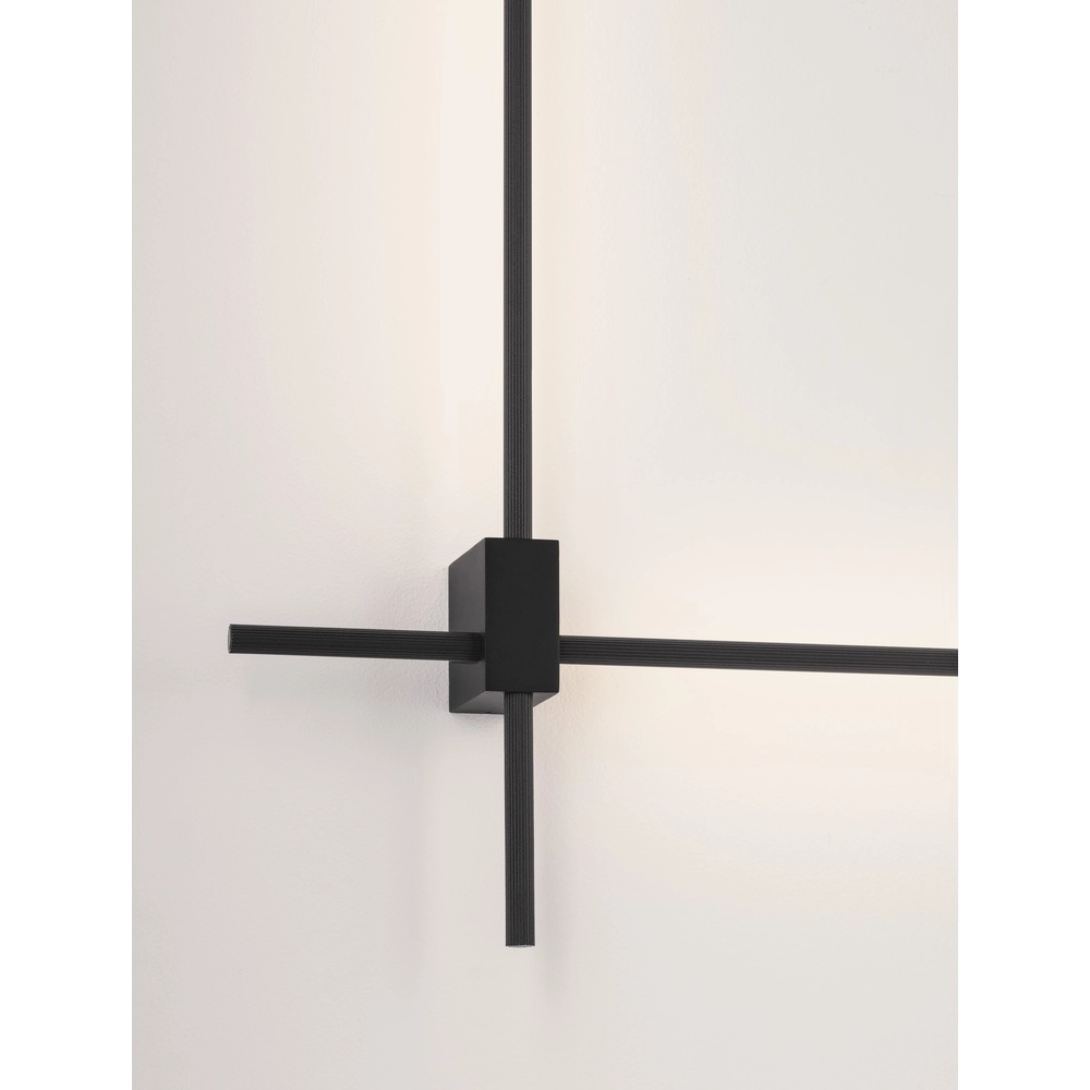 Strakke wandlamp Peak zwart Lyora 5212017473707