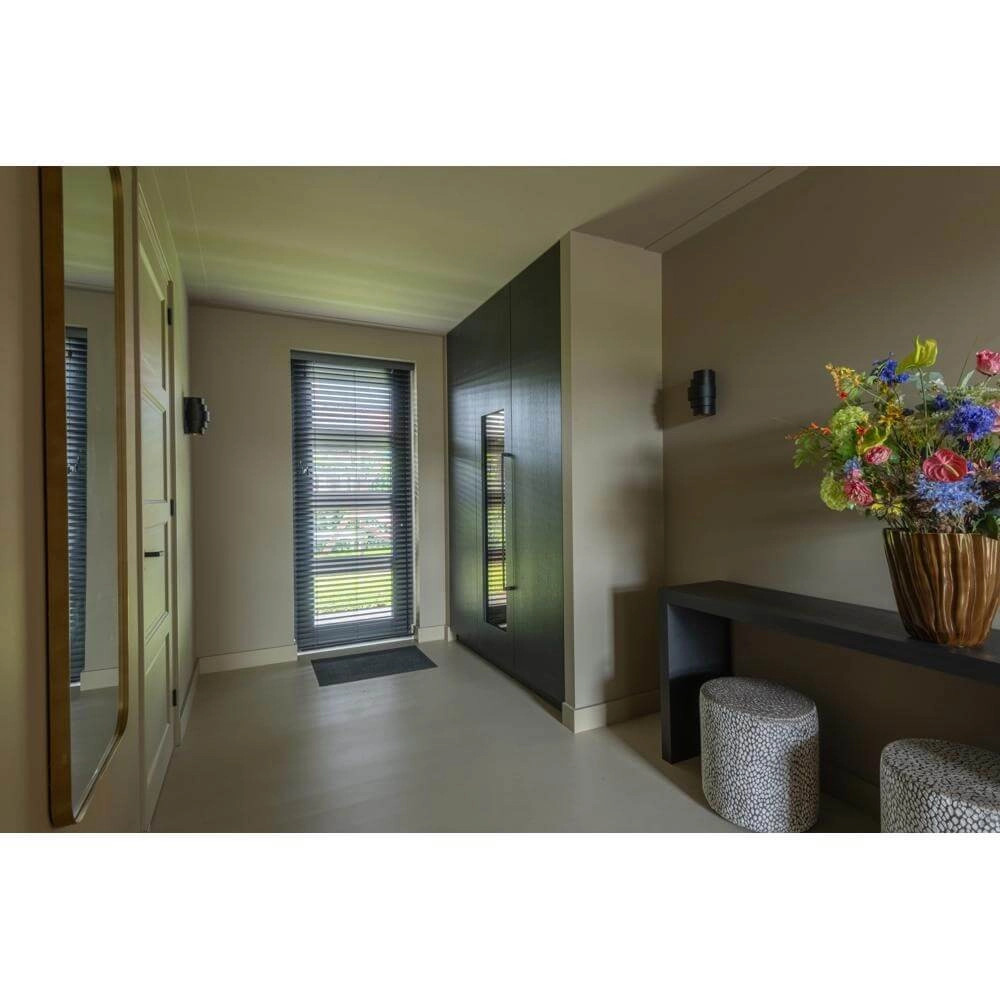 Design wandlamp Rolls zwart met gouden binnenkant Artdelight 8720701101487