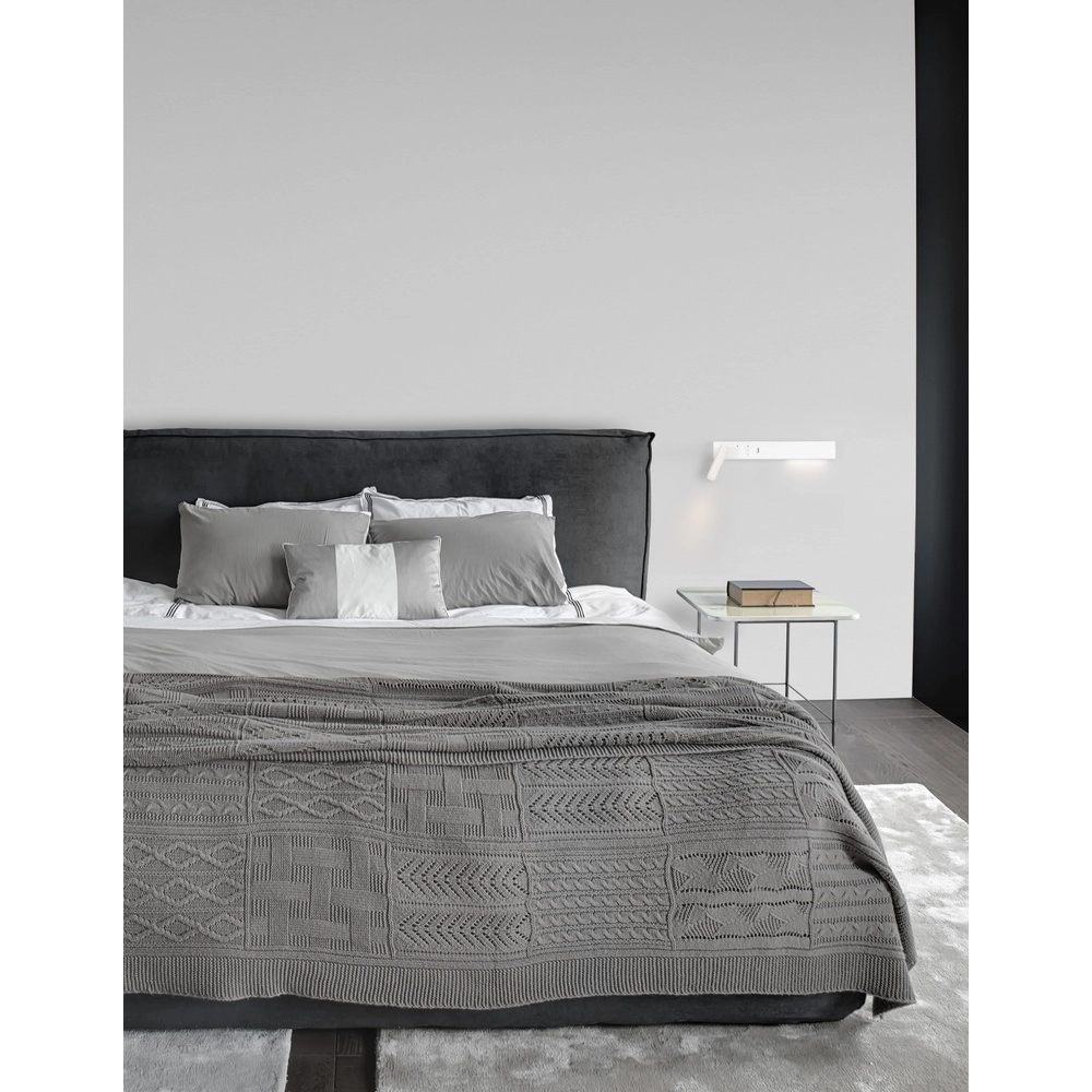 Bedlampje Vida links wit met usb Lyora 5212017427861