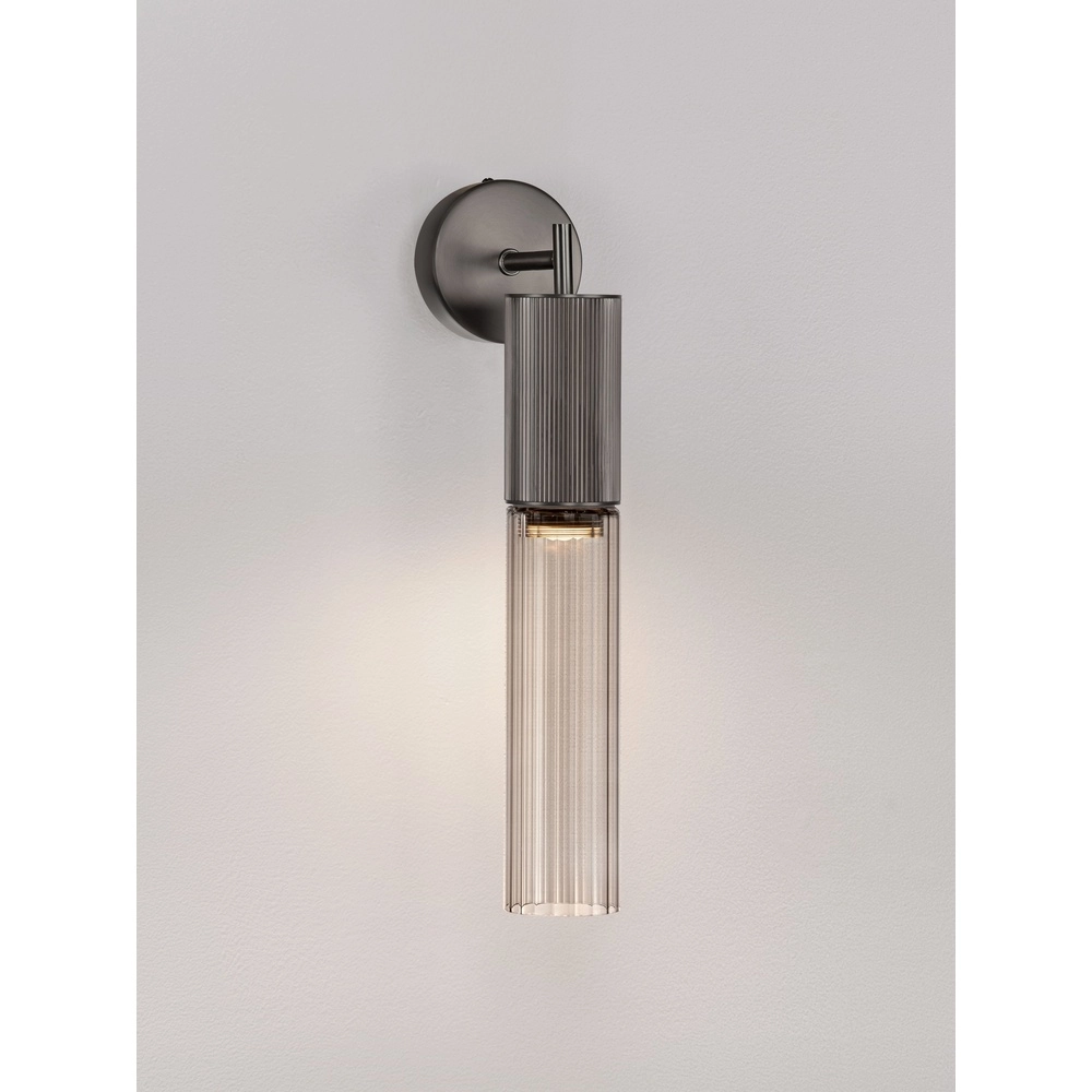 Design wandlamp Brielle antraciet met mokka glas Lyora 5212017495440