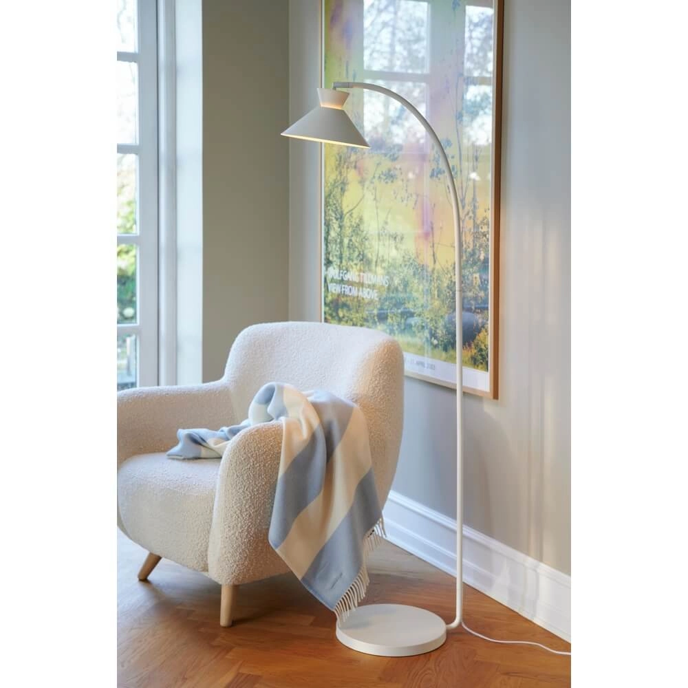 Strakke vloerlamp Dial wit Nordlux 5704924012082
