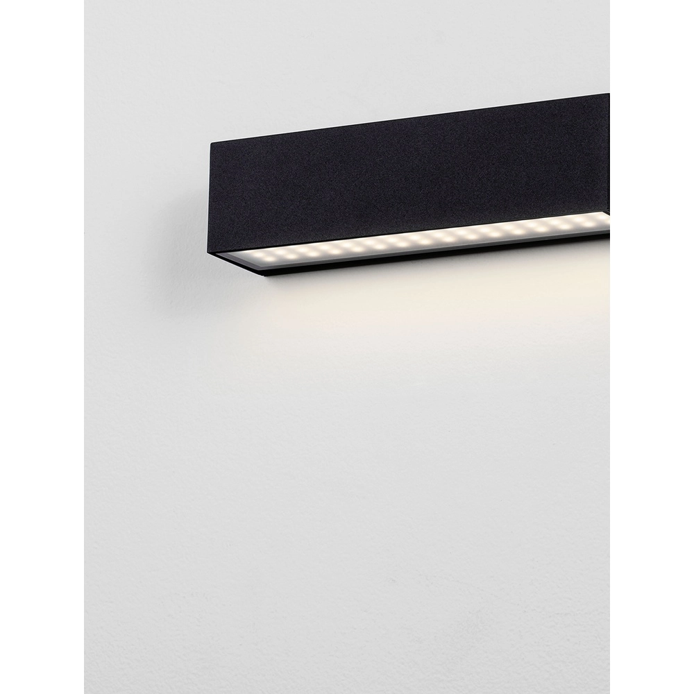 Strakke wandlamp Allure zwart 22cm Lyora 5212017479105