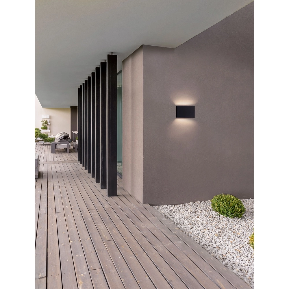 Strakke wandlamp Yoko up en down zwart Lyora 5212017453730