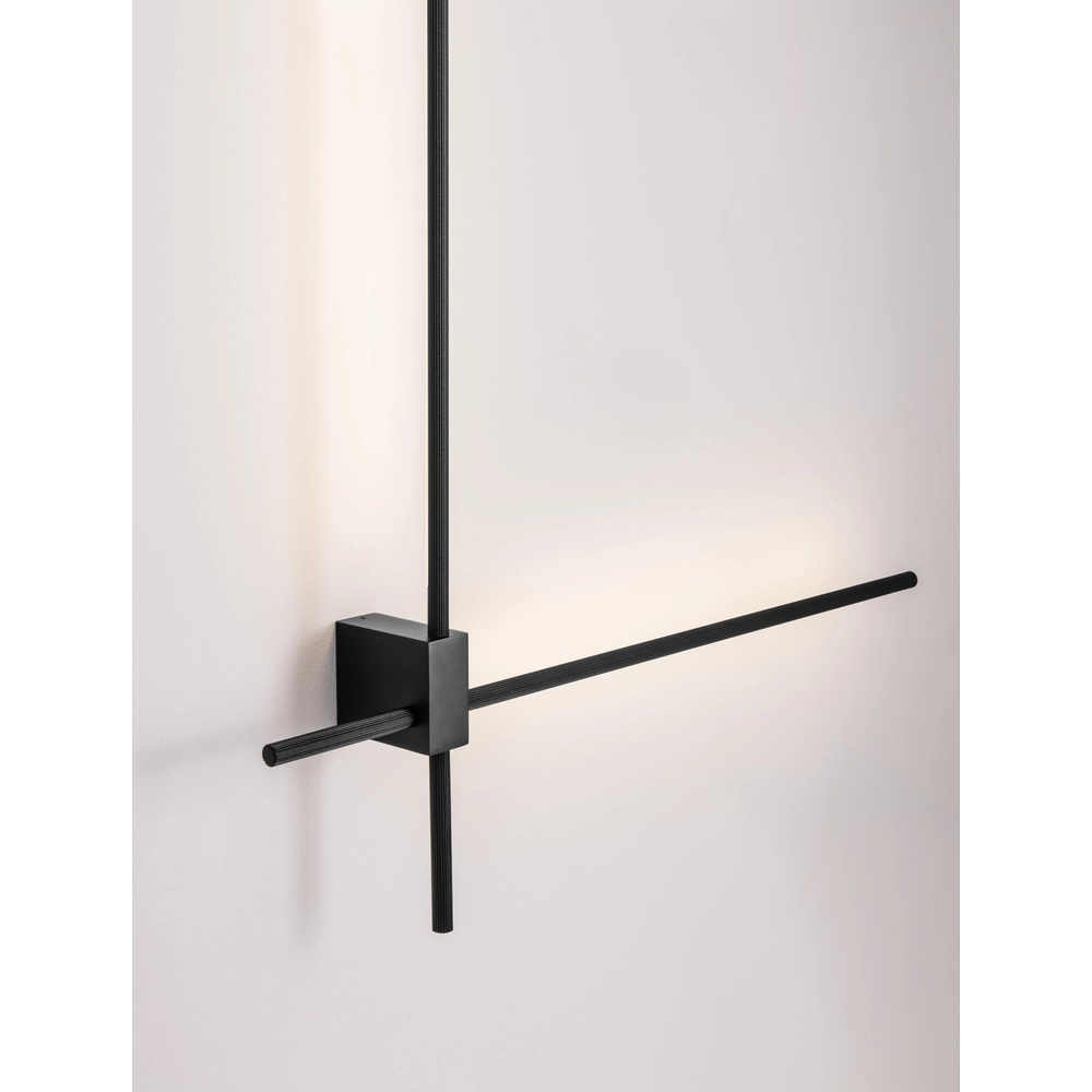 Strakke wandlamp Peak zwart Lyora 5212017473707