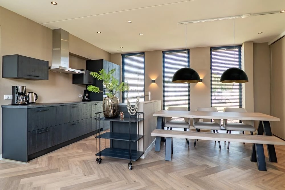 Grote hanglamp Gala Ø 50cm zwart binnenkant  goud Artdelight 8719831736928