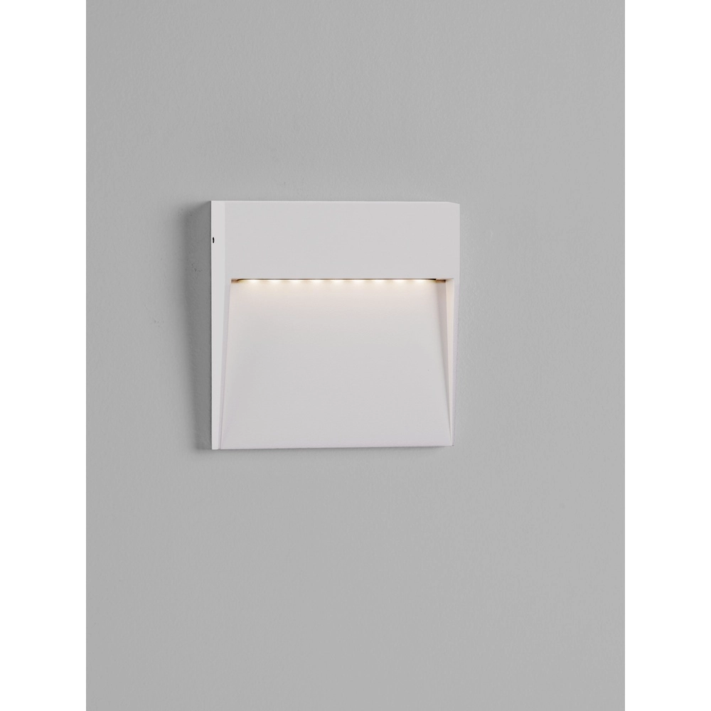 Vierkante wandlamp Fem wit Lyora 5212017478931