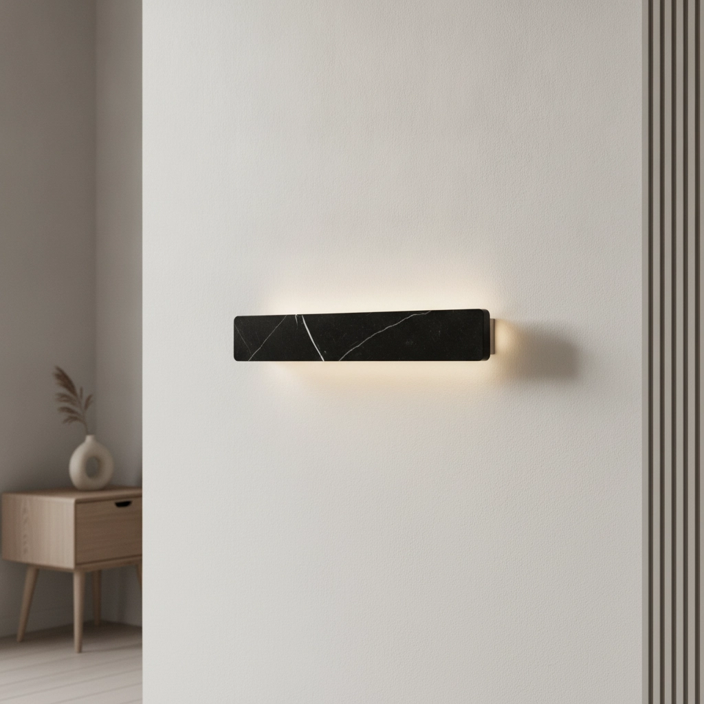 Strakke wandlamp Alyssa zwart marmer