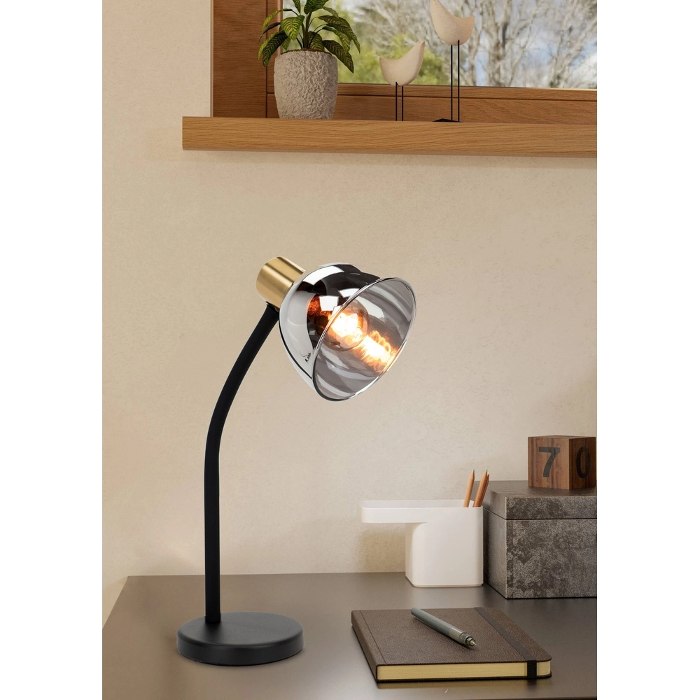 Strakke bureaulamp Macere goud met smoke glas Eglo 9008606304332