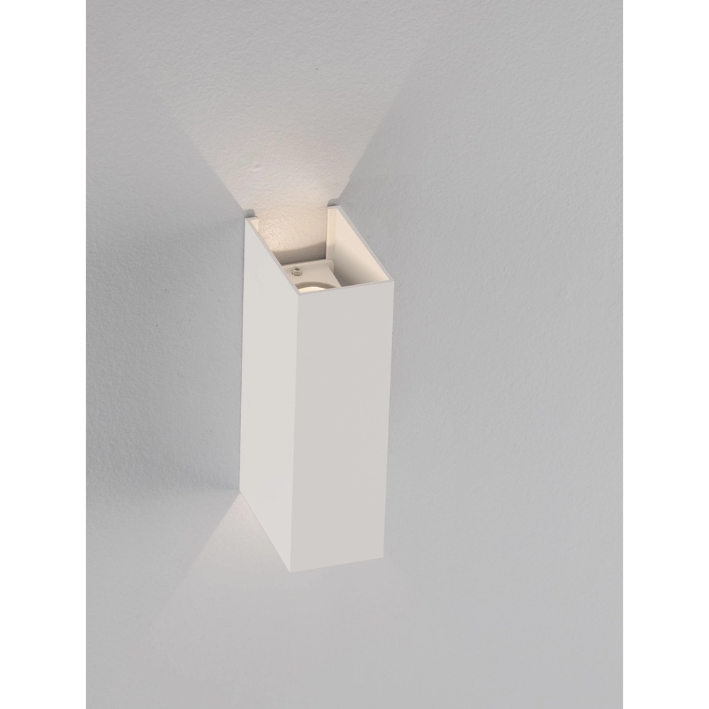 Strakke wandspot Orion wit Lyora 5212017470485