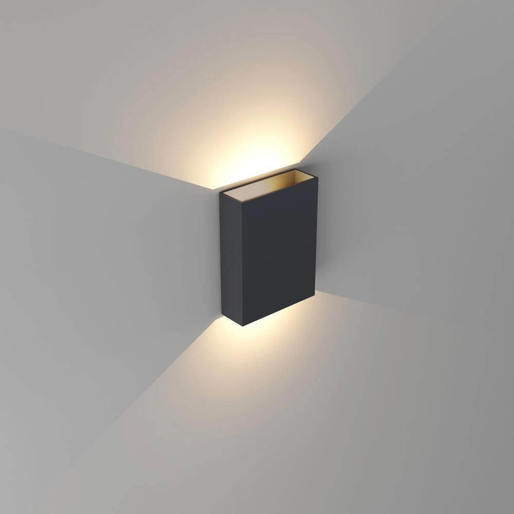 Strakke wandlamp Memphis zwart goud
