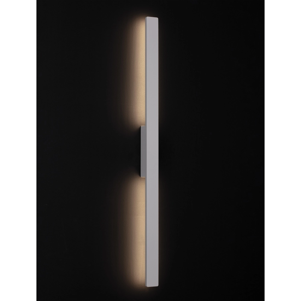 Strakke wandlamp Aneth wit 104cm