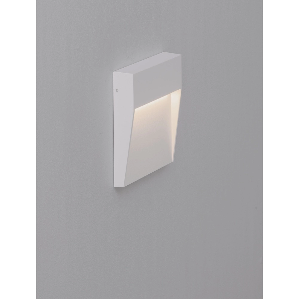 Vierkante wandlamp Fem wit