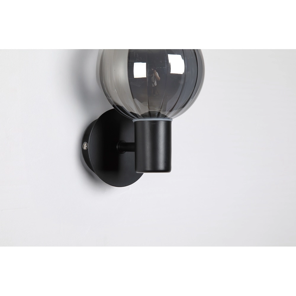 Wandlamp Luminsphere zwart enkel Searchlight 5053423297392