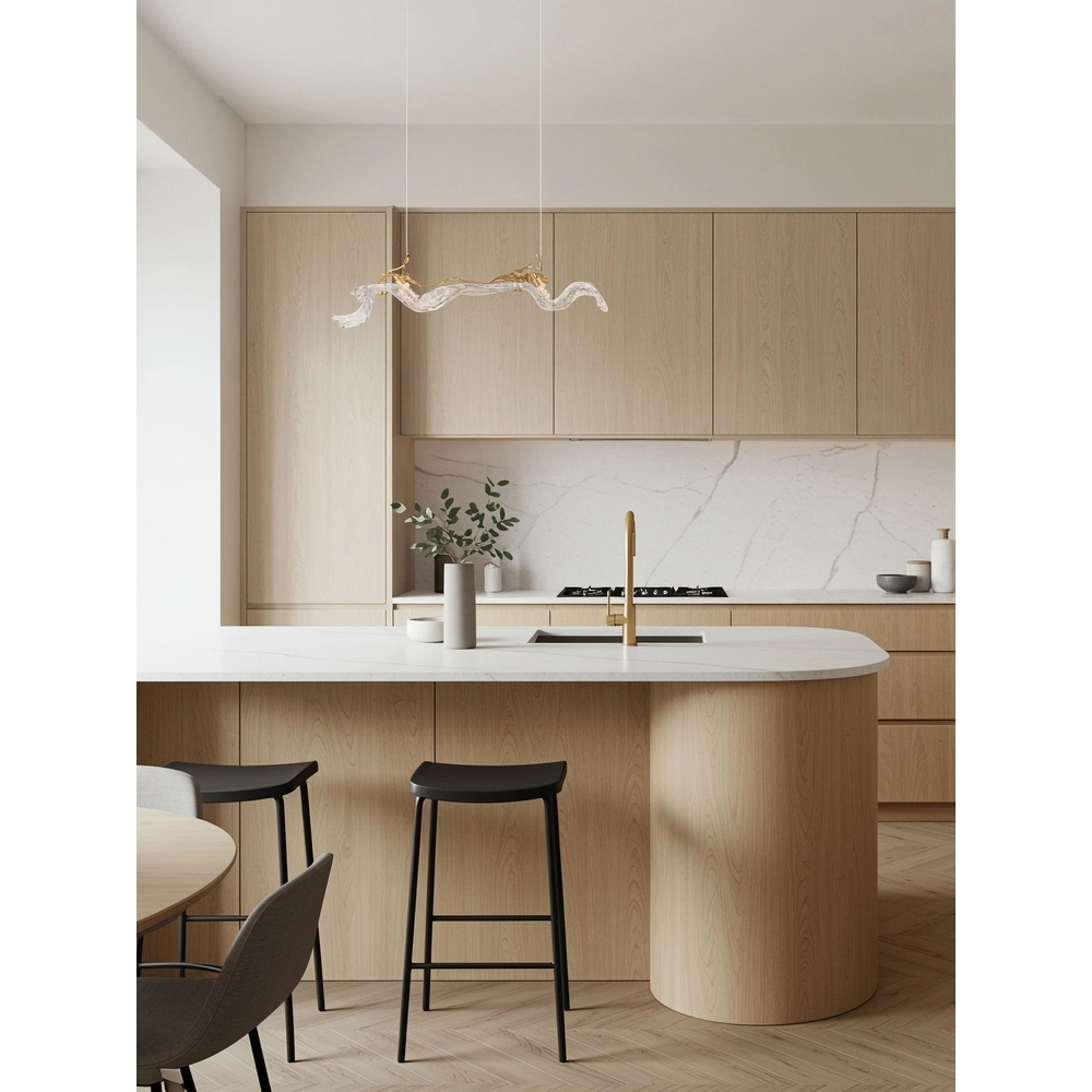 Gouden hanglamp Avesa met helder glas