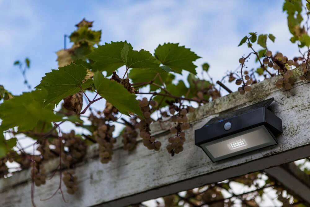Solar wandlamp Arrow antraciet Lutec 6939412046402