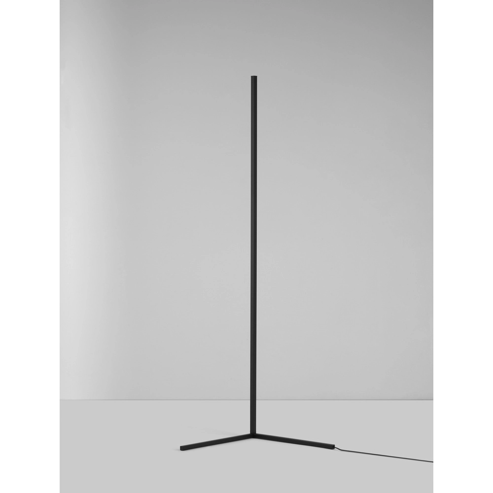 Vloerlamp V-Line zwart Lyora 5212017433404