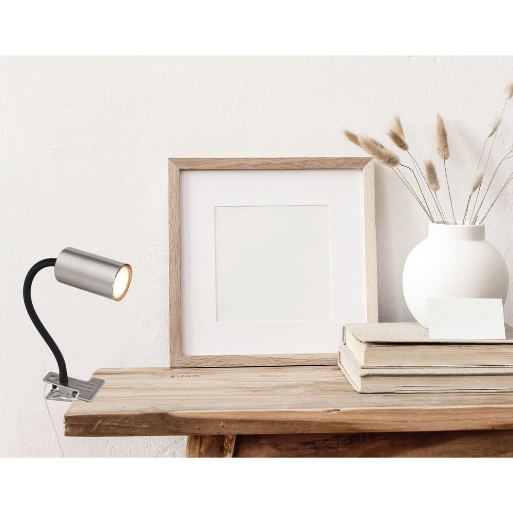 Zwarte klemlamp Robby met nikkel Globo 9007371430888