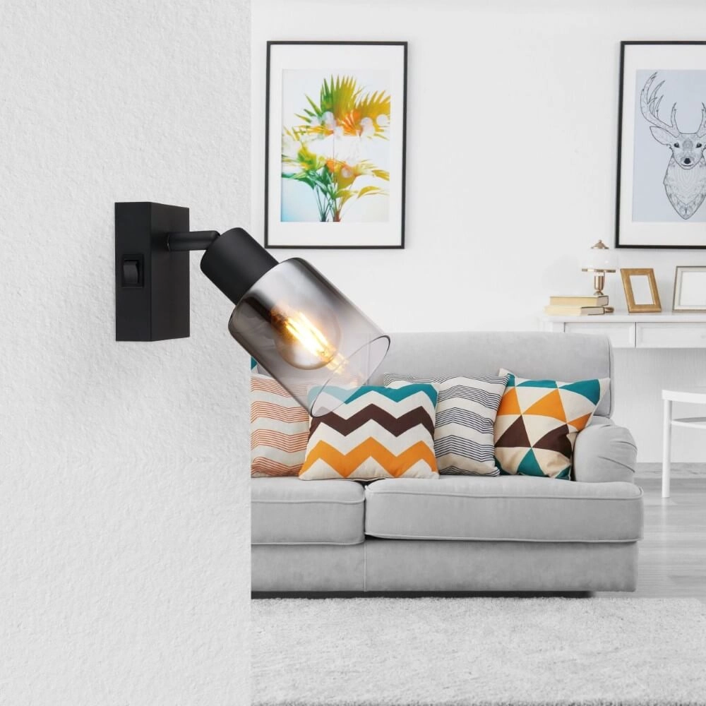 Zwarte wandlamp Hubertus met schakelaar Globo 9007371446018