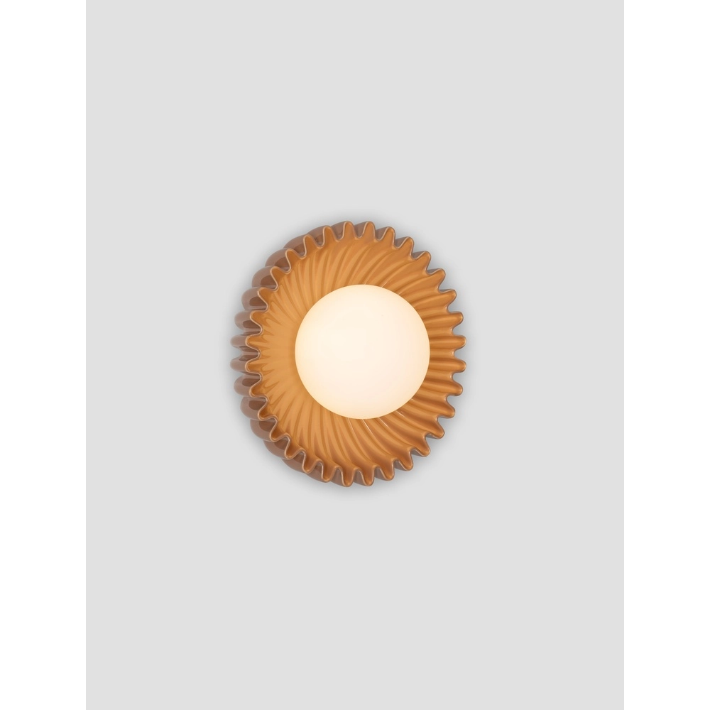 Wandlamp Petel karamel bruin met wit glas Lyora 5212017483973