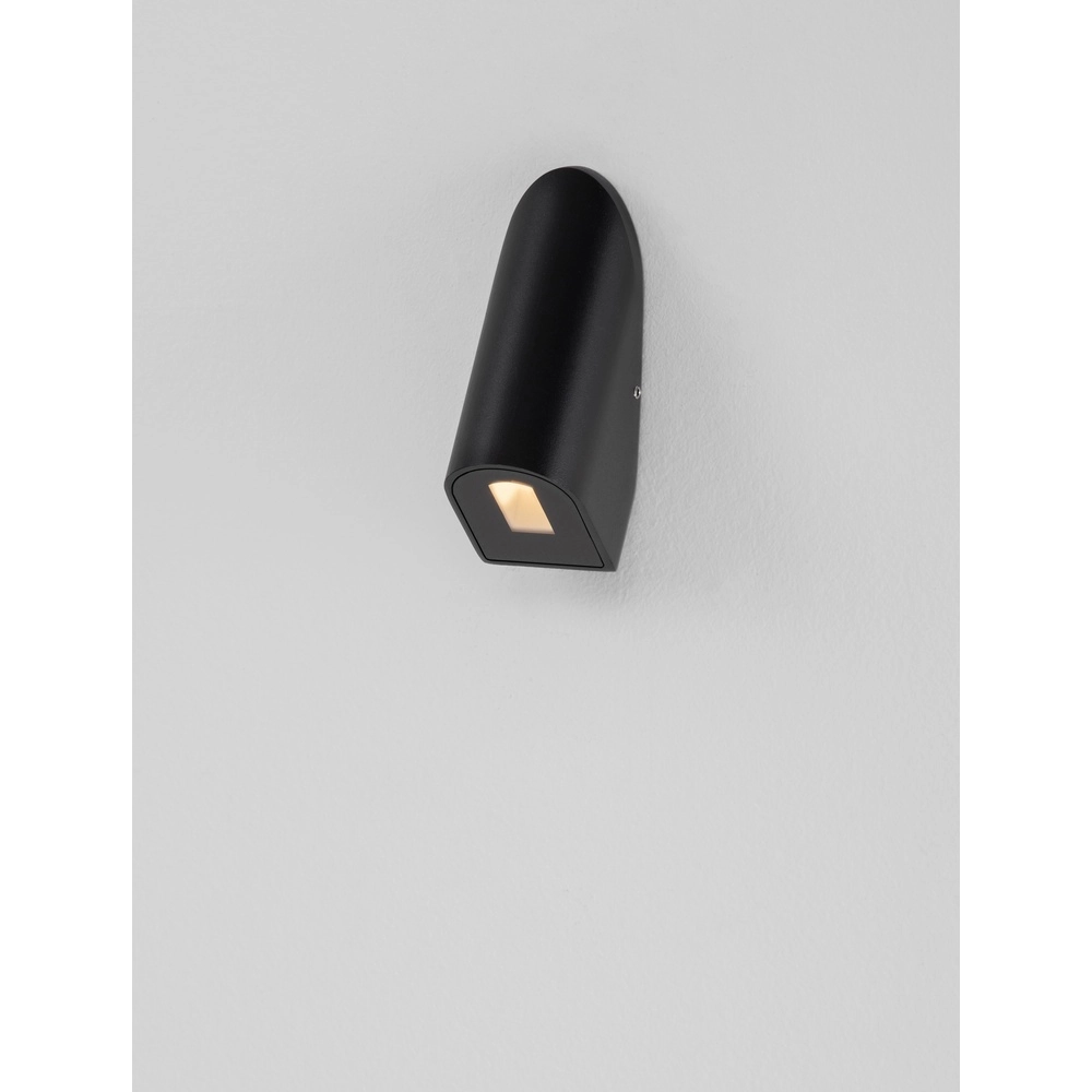 Strakke wandlamp Soren zwart Lyora 5212017481610