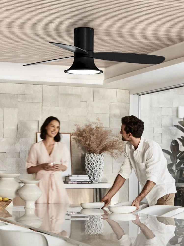 Zwarte ventilator met lamp Flusso Ø 132cm Beacon 9333509151784
