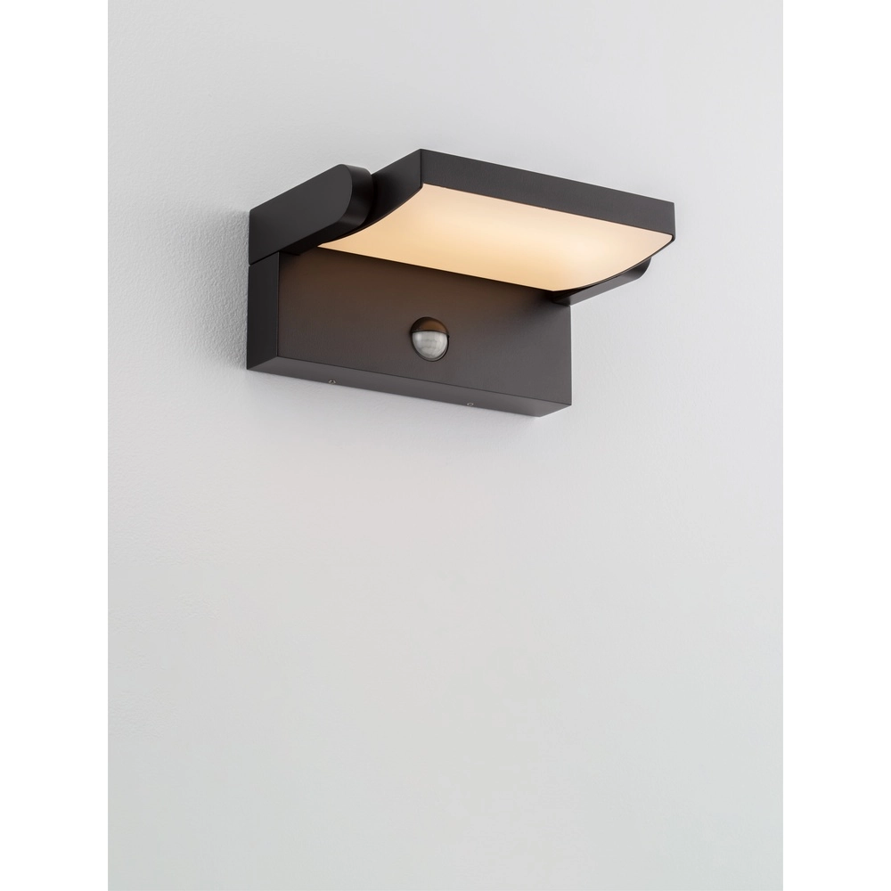 Design wandlamp Gerber zwart met sensor Lyora 5212017447432