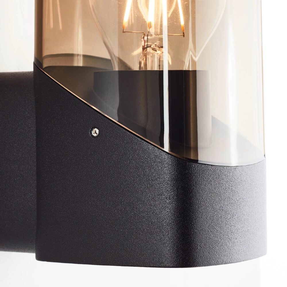 Zwarte wandlamp Minou met smoke glas Brilliant 4004353435744