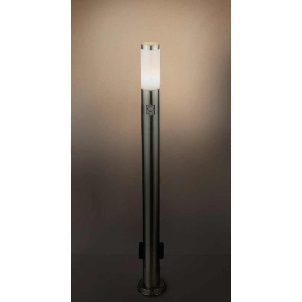 Padverlichting Boston I RVS met stopcontact Globo 9007371341030