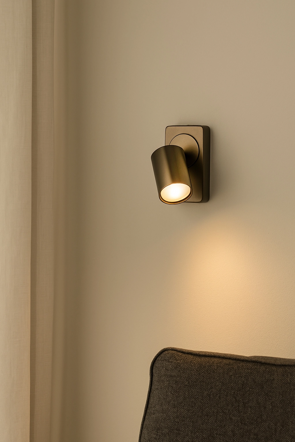 Wandlamp Moon 1 met schakelaar brons Lyora 5053423311692